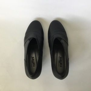 Black Leather Pump Umberto Raffini, Size US 7.5 Euro 38